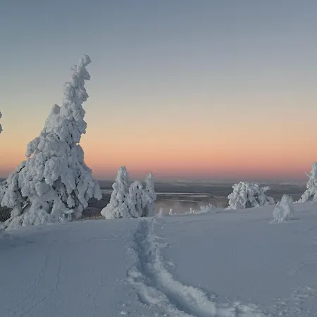 아파트 Sointuilevi R69 Moderni Levin Keskustan Tuntumassa 레비